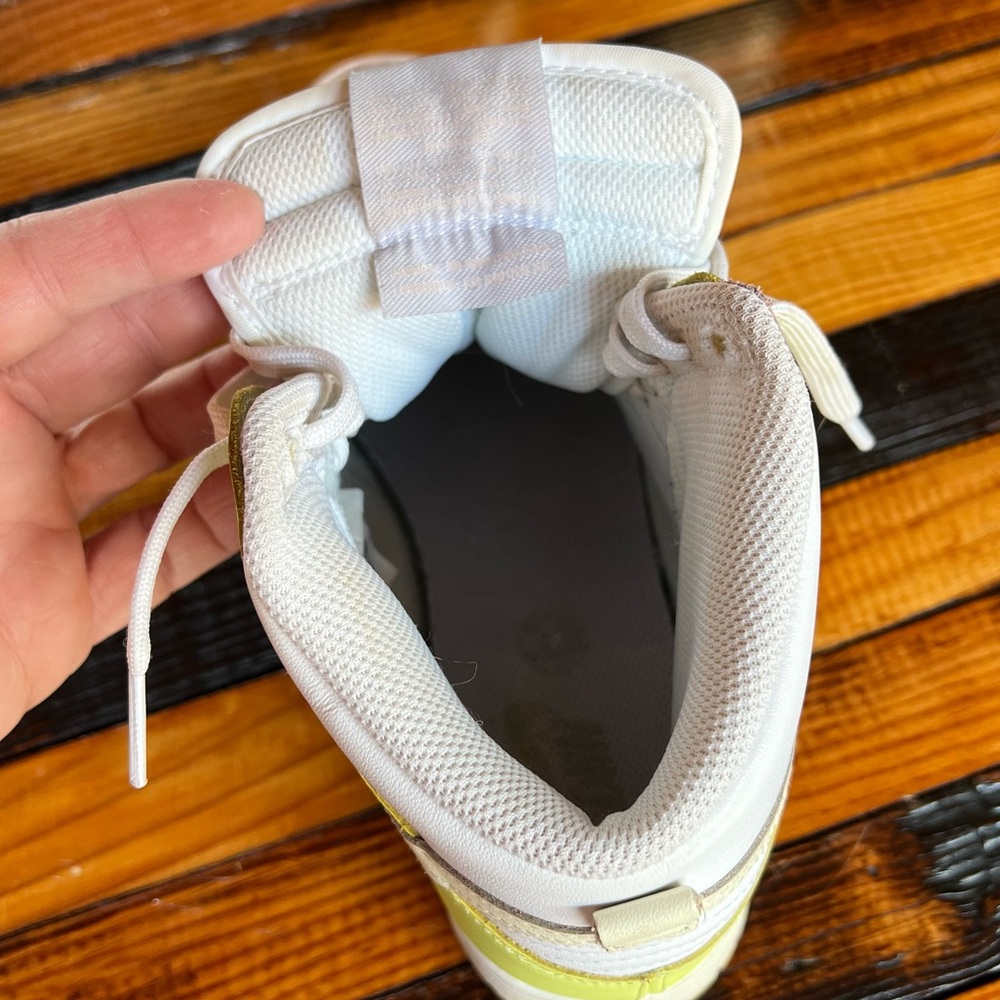 Nike Dunk High - Picture 6 of 11